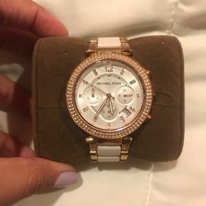 Michael Kors Accessories - Michael Kors White and Gold Watch (working!) Michael Kors Accessories - Michael Kors White and Gold Watch (working!)